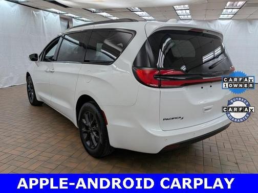 2022 Chrysler Pacifica Touring-L
