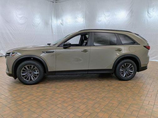 Zircon Sand Metallic 2026 Mazda CX-70 PHEV SC Plus