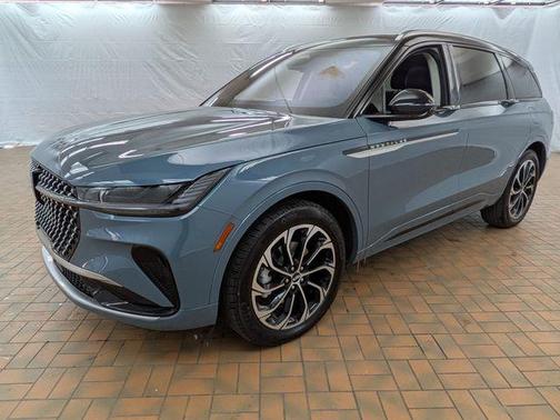 2025 Lincoln Nautilus Reserve