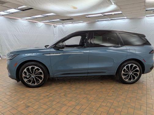 2025 Lincoln Nautilus Reserve