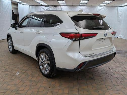 2021 Toyota Highlander Hybrid Limited