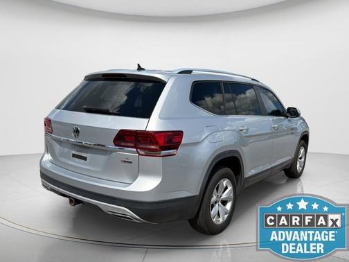 Reflex Silver Metallic 2018 Volkswagen Atlas 3.6L SE w/Technology