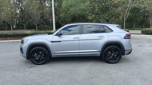 2025 Volkswagen Atlas Cross Sport 2.0T SEL R-Line Black