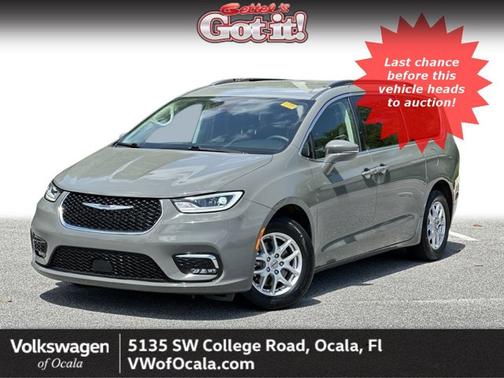2022 Chrysler Pacifica Touring L