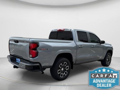 Sterling Gray Metallic 2024 Chevrolet Colorado 4WD LT