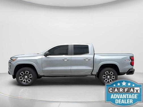 Sterling Gray Metallic 2024 Chevrolet Colorado 4WD LT