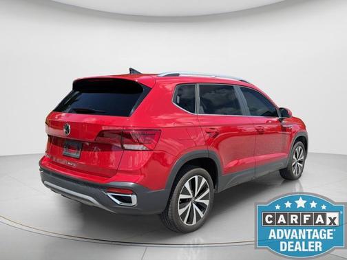 Kings Red Metallic 2023 Volkswagen Taos SE