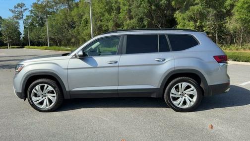 2022 Volkswagen Atlas 3.6L V6 SE w/Technology