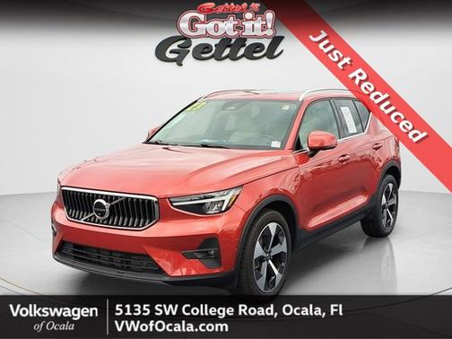 Fusion Red Metallic 2023 Volvo XC40 Plus Bright Theme