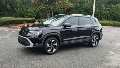 2025 Volkswagen Taos SE