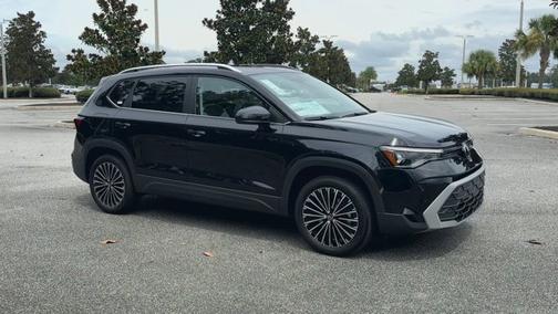 2025 Volkswagen Taos SE