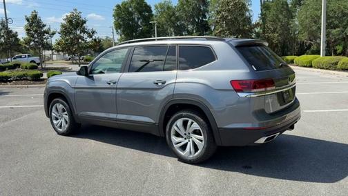 2022 Volkswagen Atlas 3.6L V6 SE w/Technology