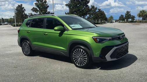 2025 Volkswagen Taos SE