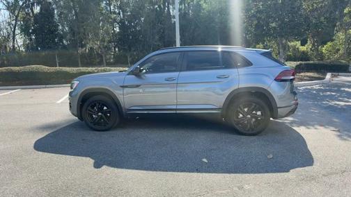 2025 Volkswagen Atlas Cross Sport 2.0T SEL R-Line Black