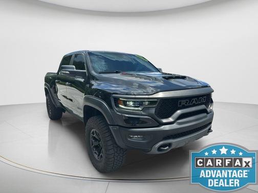 Diamond Black Crystal Pearlcoat 2022 RAM 1500 TRX