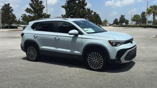 2025 Volkswagen Taos SE