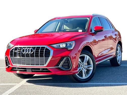 2022 Audi Q3 S line Premium