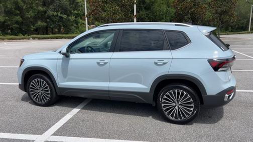2025 Volkswagen Taos SE