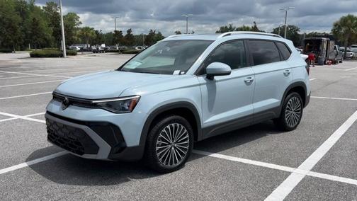 2025 Volkswagen Taos SE