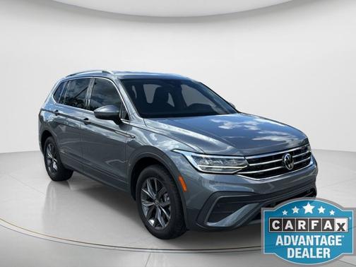 Platinum Gray Metallic 2022 Volkswagen Tiguan SE