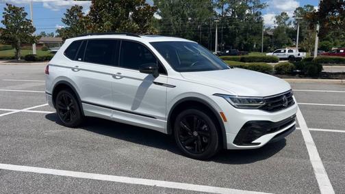 2023 Volkswagen Tiguan SE R-Line Black