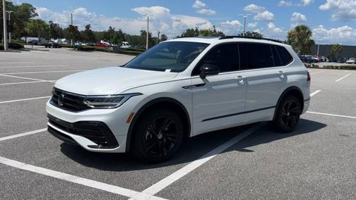2023 Volkswagen Tiguan SE R-Line Black