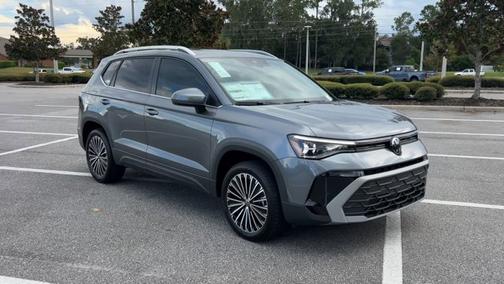 2025 Volkswagen Taos SE