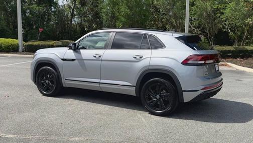 2025 Volkswagen Atlas Cross Sport 2.0T SEL R-Line Black