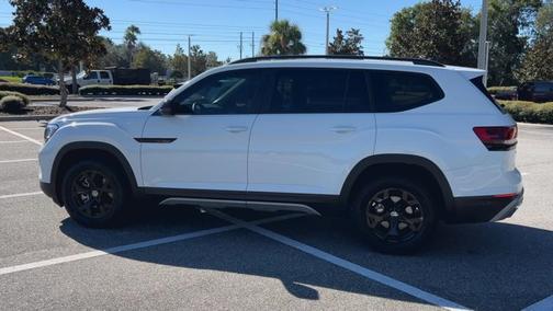 2025 Volkswagen Atlas 2.0T Peak Edition