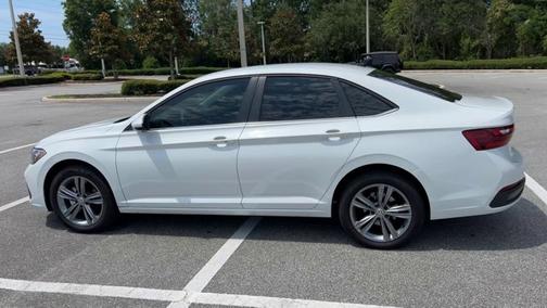 2024 Volkswagen Jetta SE