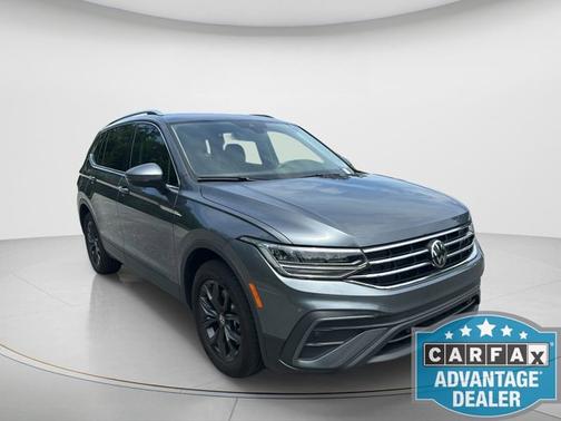 Platinum Gray Metallic 2024 Volkswagen Tiguan SE