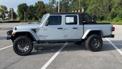 2022 Jeep Gladiator Overland