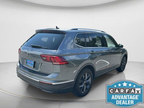 Platinum Gray Metallic 2023 Volkswagen Tiguan SE