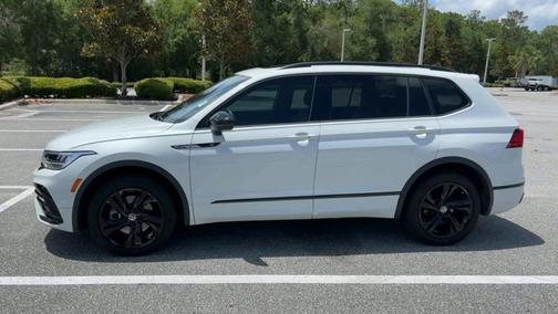 2024 Volkswagen Tiguan SE R-Line Black