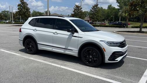 2024 Volkswagen Tiguan SE R-Line Black