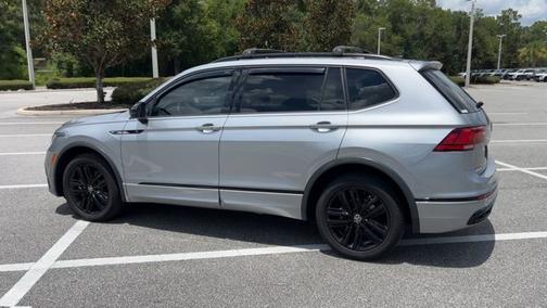 2022 Volkswagen Tiguan SE R-Line Black