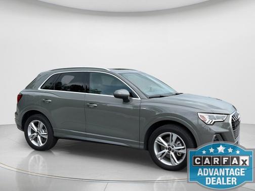 Chronos Gray Metallic 2024 Audi Q3 S line Premium
