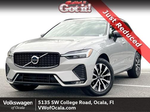 2023 Volvo XC60 Plus Dark Theme