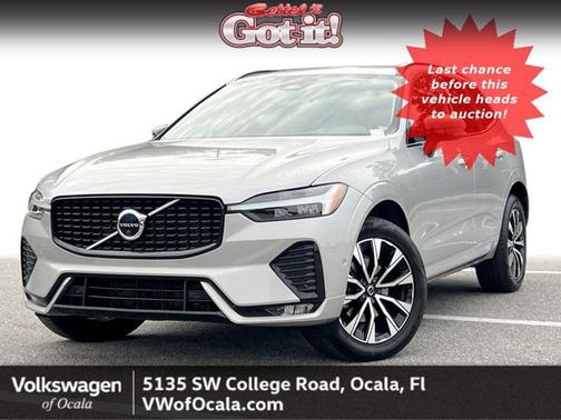 2023 Volvo XC60 Plus Dark Theme