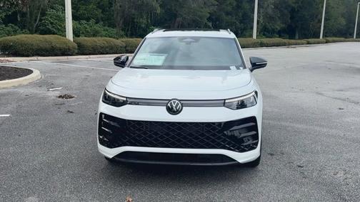 2025 Volkswagen Tiguan SE R-Line Black