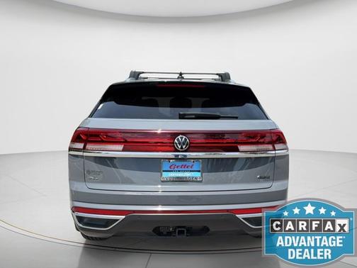 Pure Gray 2024 Volkswagen Atlas Cross Sport 2.0T SEL