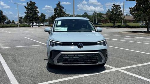 2025 Volkswagen Taos SE