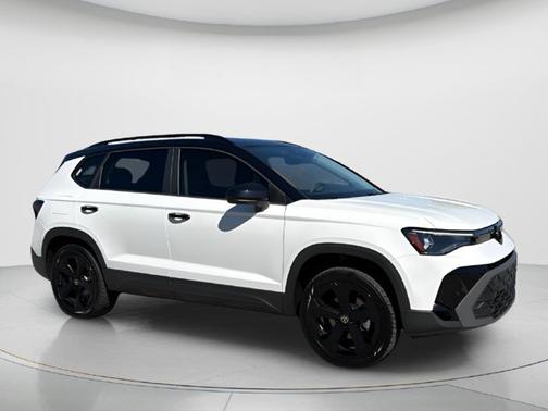 Pure White w/Deep Black Roof 2027 Volkswagen Taos SE Black