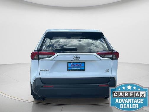 Ice Cap 2024 Toyota RAV4 LE