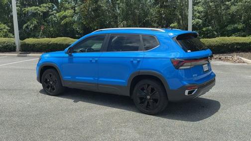 2025 Volkswagen Taos SE