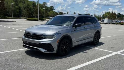 2022 Volkswagen Tiguan SE R-Line Black