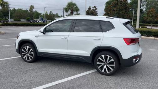 2023 Volkswagen Taos SE