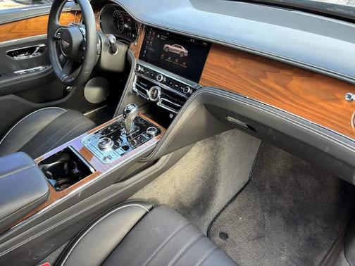 2022 Bentley Flying Spur V8