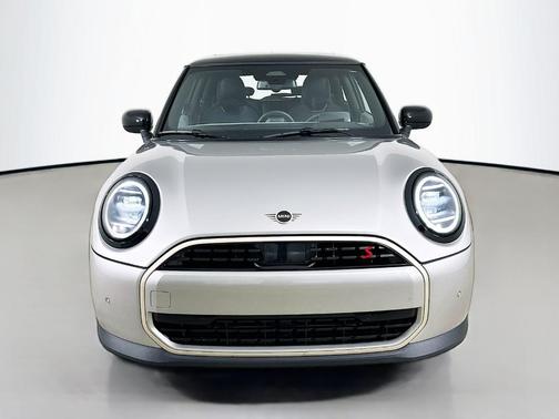 Silver 2026 MINI Hardtop SIGNATURE PLUS