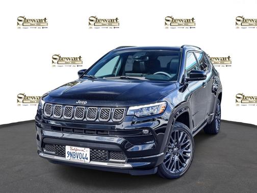 Diamond Black Crystal Pearlcoat 2023 Jeep Compass High Altitude